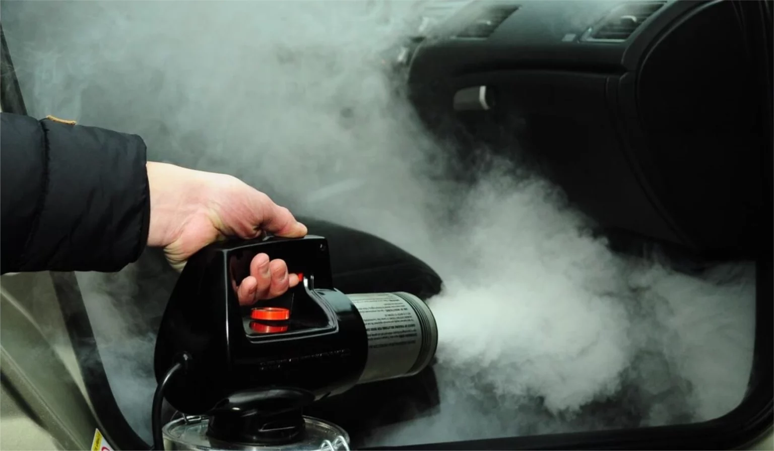 Сухой туман буша. Генератор сухого тумана для авто. Дезинфекция салона автомобиля. Сухой пар для авто. Сухой туман аппарат.
